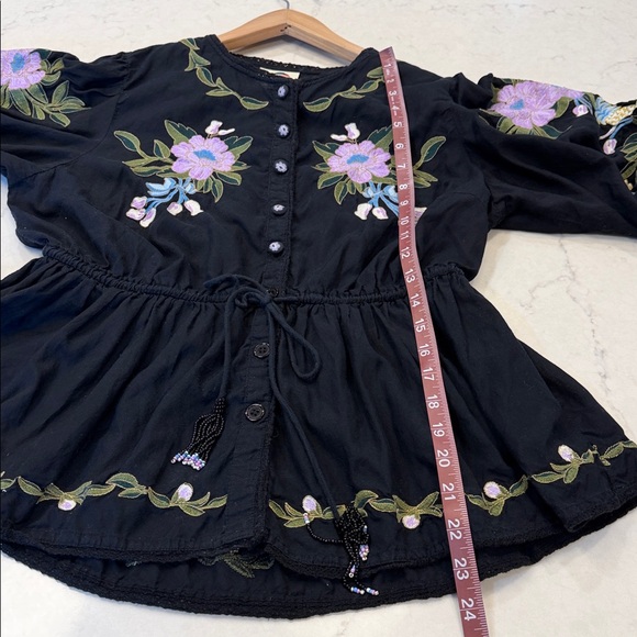 Farm Rio Winter Garden Embroidered Blouse Size Medium - Picture 8 of 13